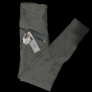 Brand New MONO B Gunmetal Grey Textured Camo Jacquard TACTEL® Highwaist Leggings